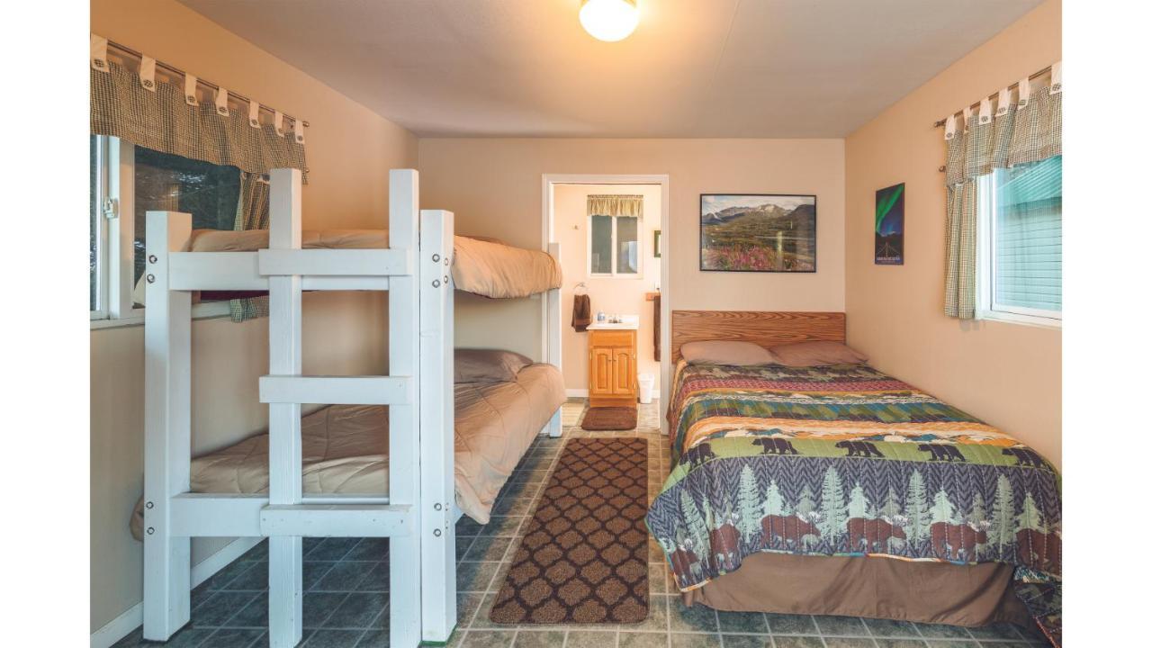 Cabin 3 Lynn View Lodge ヘインズ エクステリア 写真